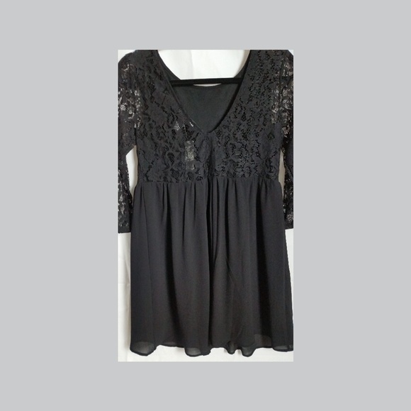 Forever 21 Dresses & Skirts - Forever 21 Lace Mini Dress NWT